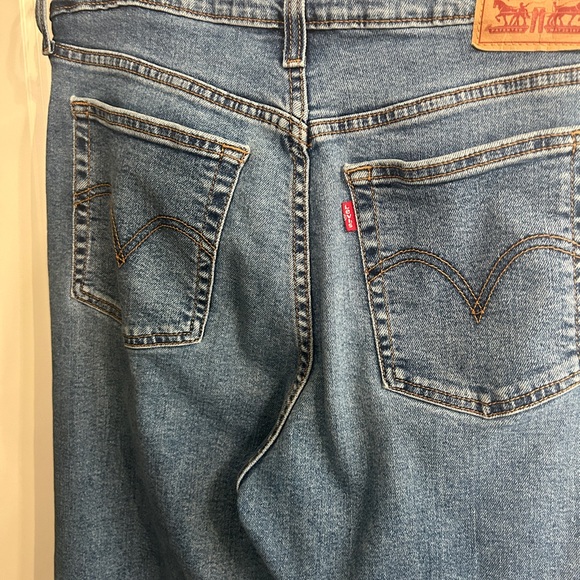 Levi's Wedgie Straight Leg Women's Jeans size 31.  Excellent condition. - Picture 5 of 13